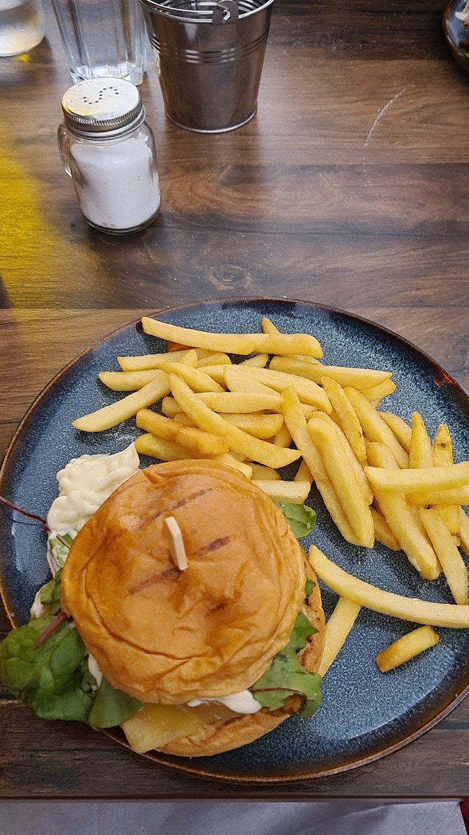Saj26C's tweet photo. Midweek treat #3DayWeeks #NonworkingDays #AboutToExplode https://t.co/m0xFrU510a