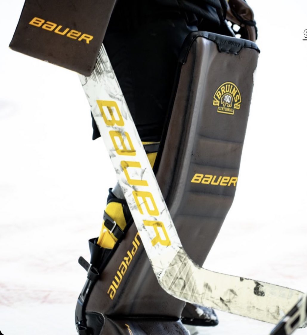 .<a href="/Icebeardude/">Linus Ullmark</a> already in the running for best gear this season, with this amazing custom <a href="/BauerHockey/">BAUER Hockey</a> setup. Very #GGNApproved. 
📸: <a href="/nhlbruins/">x - Boston Bruins</a>