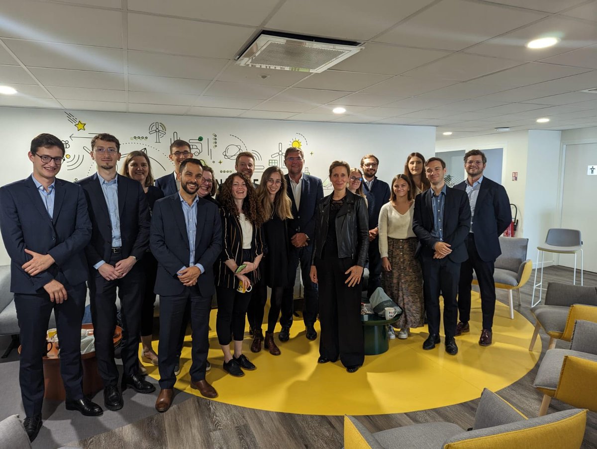 Paul_F_Fournier's tweet photo. ✍️ Super journée à Lille, où je me rendais pour signer une convention de partenariat entre @bpifrance et @euratechnologie destiné à renforcer la collaboration en faveur de la #Deeptech dans le cadre du #PlanDeeptech
Merci à @koussee et toutes les équipes pour l'accueil 👌 https://t.co/yZOqh0FfFg