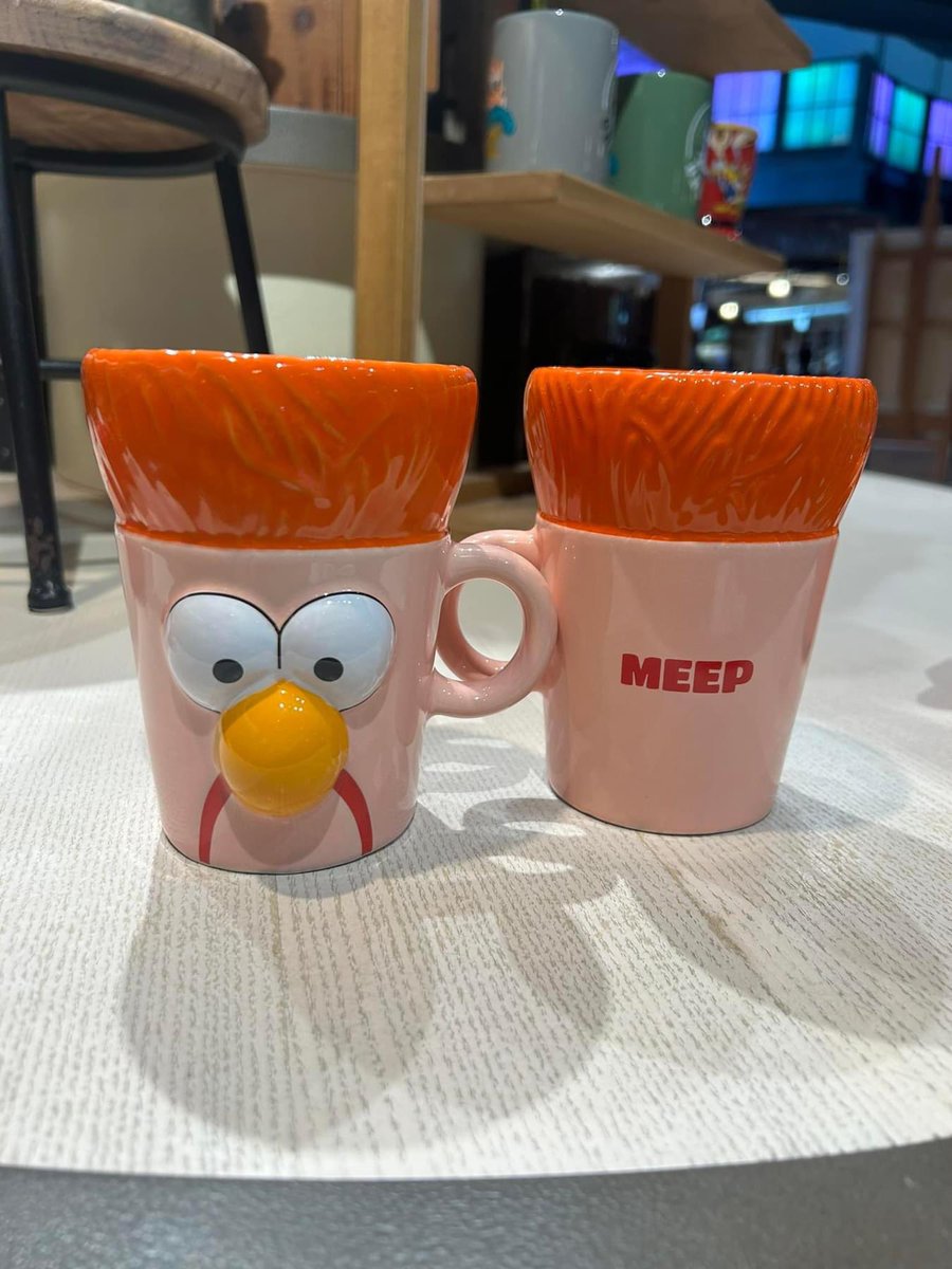 ShopMouseToGo's tweet image. I’m almost got everything from the Halloween party wrapped up, so I thought I’d start sharing some of the new stuff from my weekend shopping

The first stop is the mugs because it seemed to get a makeover with all of the new ones filling the shelves

Plz msg for ordering