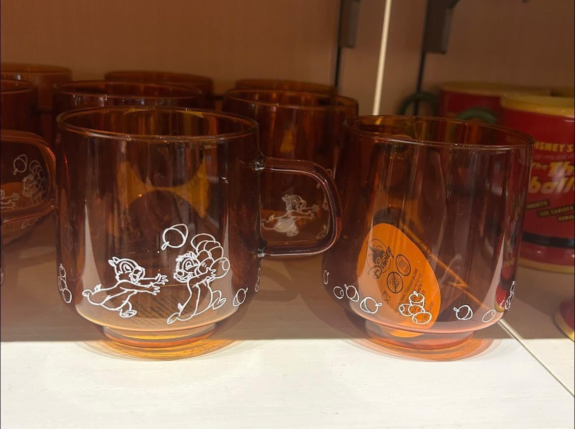 ShopMouseToGo's tweet image. I’m almost got everything from the Halloween party wrapped up, so I thought I’d start sharing some of the new stuff from my weekend shopping

The first stop is the mugs because it seemed to get a makeover with all of the new ones filling the shelves

Plz msg for ordering
