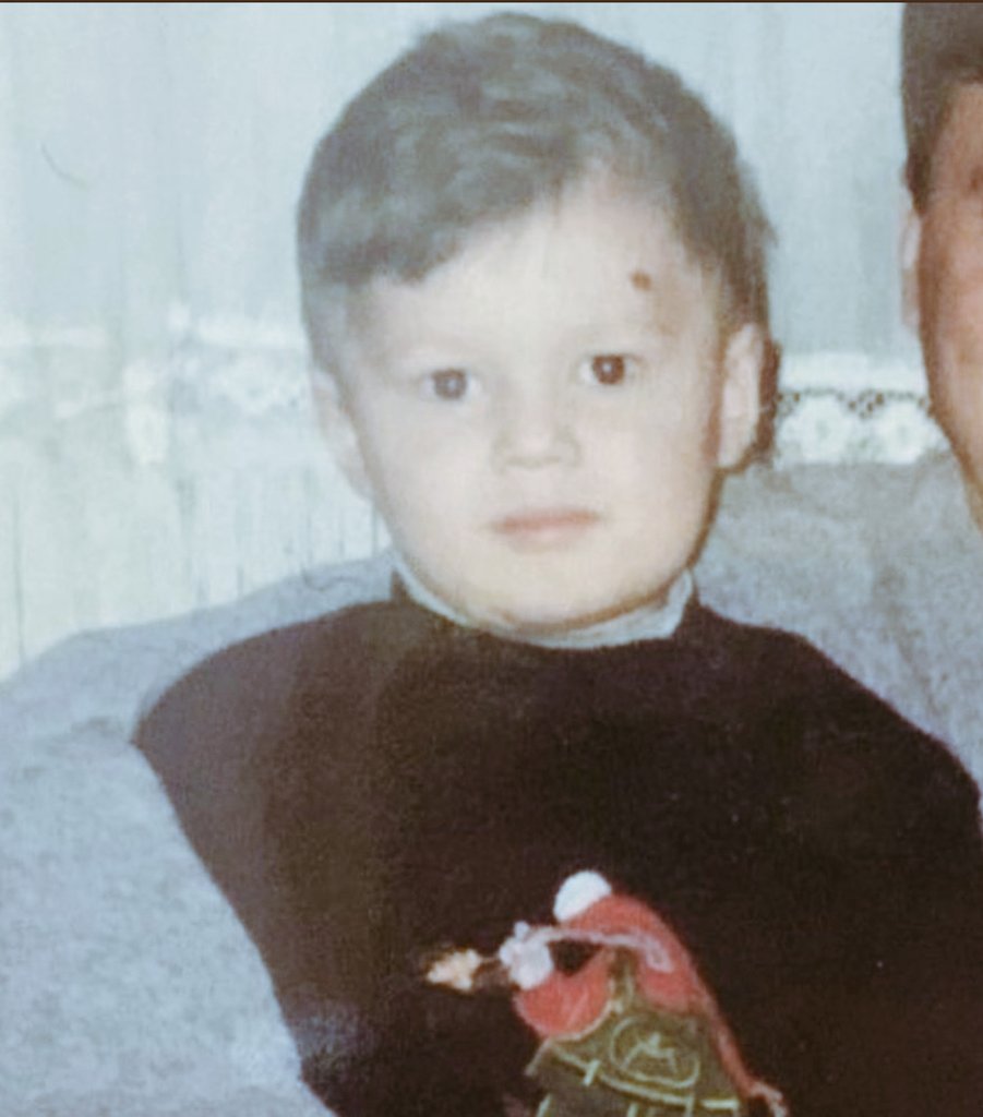 küçükken dünyanın en tatlı bebişi olup büyüyünce de bundan hiçbir şey kaybetmemiş olman peki

TheFifth ByTheKandemir