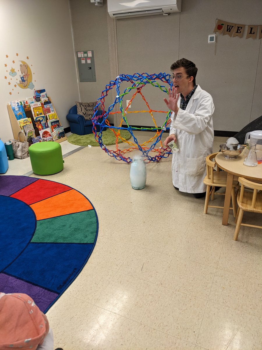 BGJudyAACPS's tweet photo. What a wonderful Wednesday! A science lesson and MY GYM. ¡Qué maravilloso miércoles! Una lección de ciencias y MI GIMNASIO. @mygymcrofton @EcesrAacps @BelleGroveAACPS @scienceguysbalt https://t.co/vYeNZBzucY