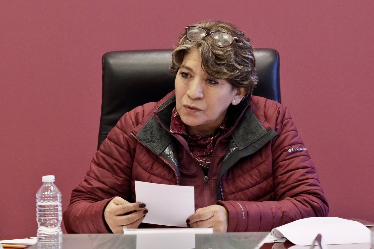 delfinagomeza's tweet photo. Garantizar la seguridad y la tranquilidad de las familias del Estado de México es una tarea que se debe hacer día con día. 

Para atender la prioridad de este gobierno, cada mañana iniciamos la jornada laboral con la Mesa de Coordinación para la Construcción de la Paz. #ElPoderDeServir