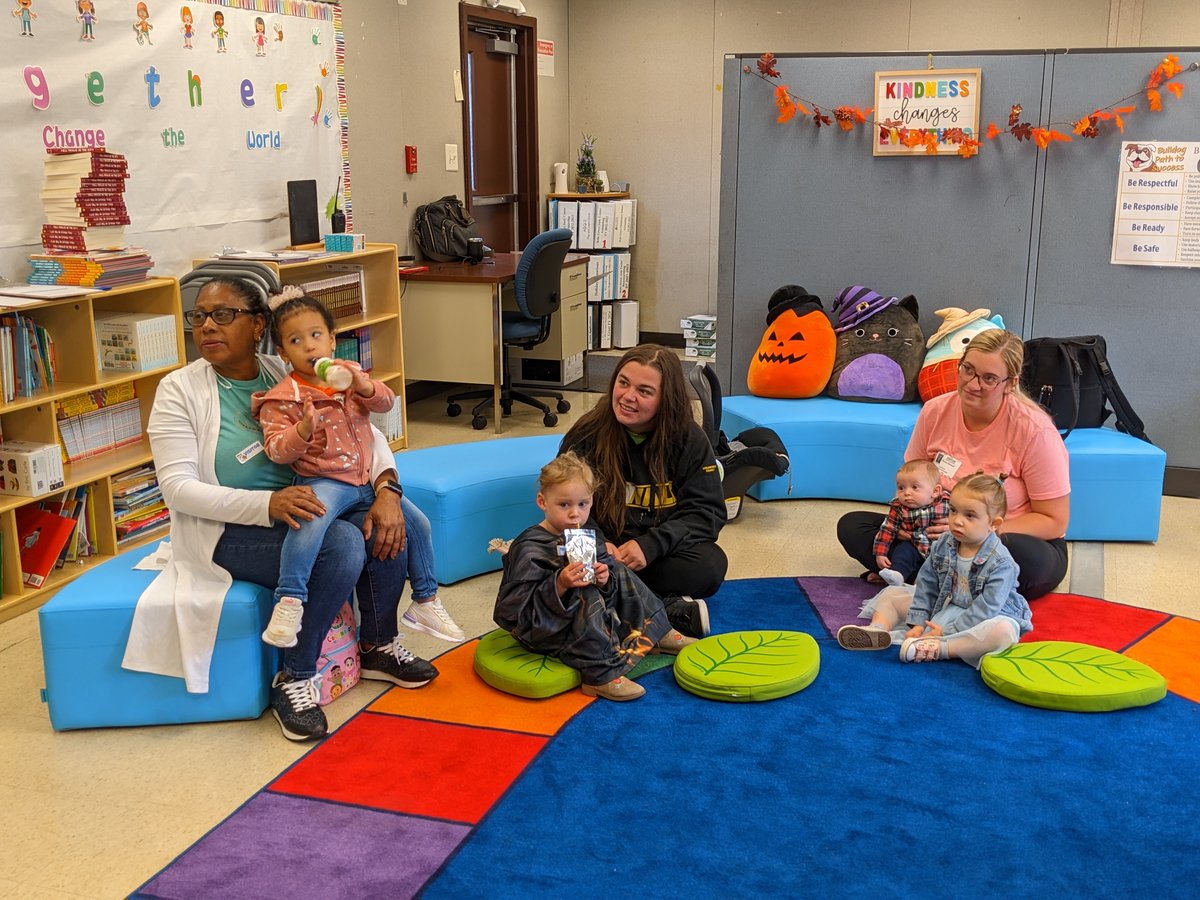 BGJudyAACPS's tweet photo. What a wonderful Wednesday! A science lesson and MY GYM. ¡Qué maravilloso miércoles! Una lección de ciencias y MI GIMNASIO. @mygymcrofton @EcesrAacps @BelleGroveAACPS @scienceguysbalt https://t.co/vYeNZBzucY