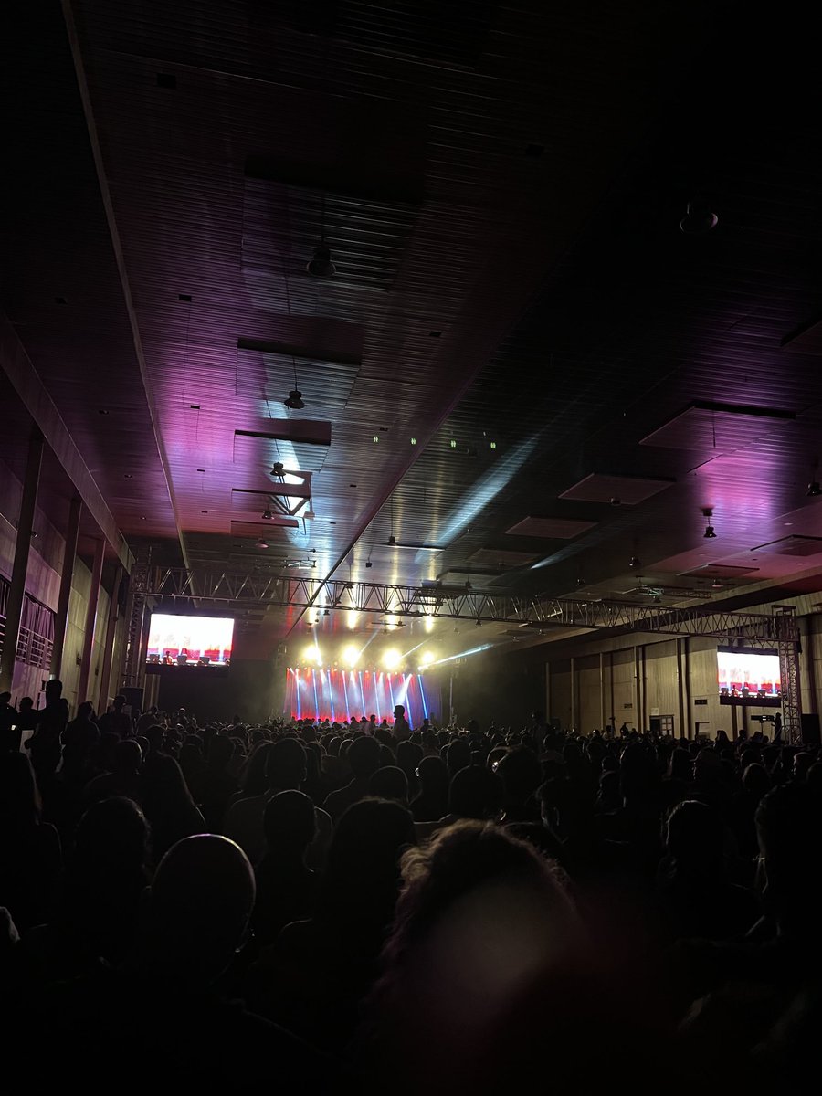 yagna's tweet photo. @Trevornoah went off the stage as crowd said sound was poor! #OffTheRecord and #OffTheStage #ManphoIsBad https://t.co/8JEDmZ8XFC