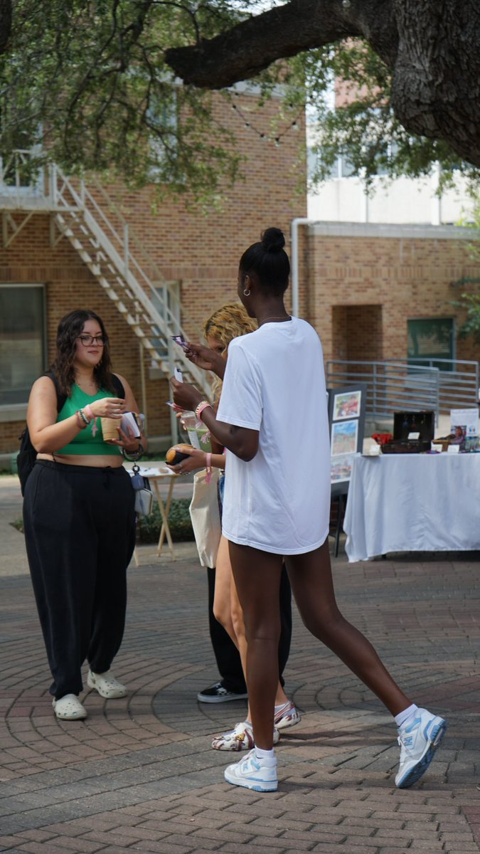 UIW Volleyball tweet media