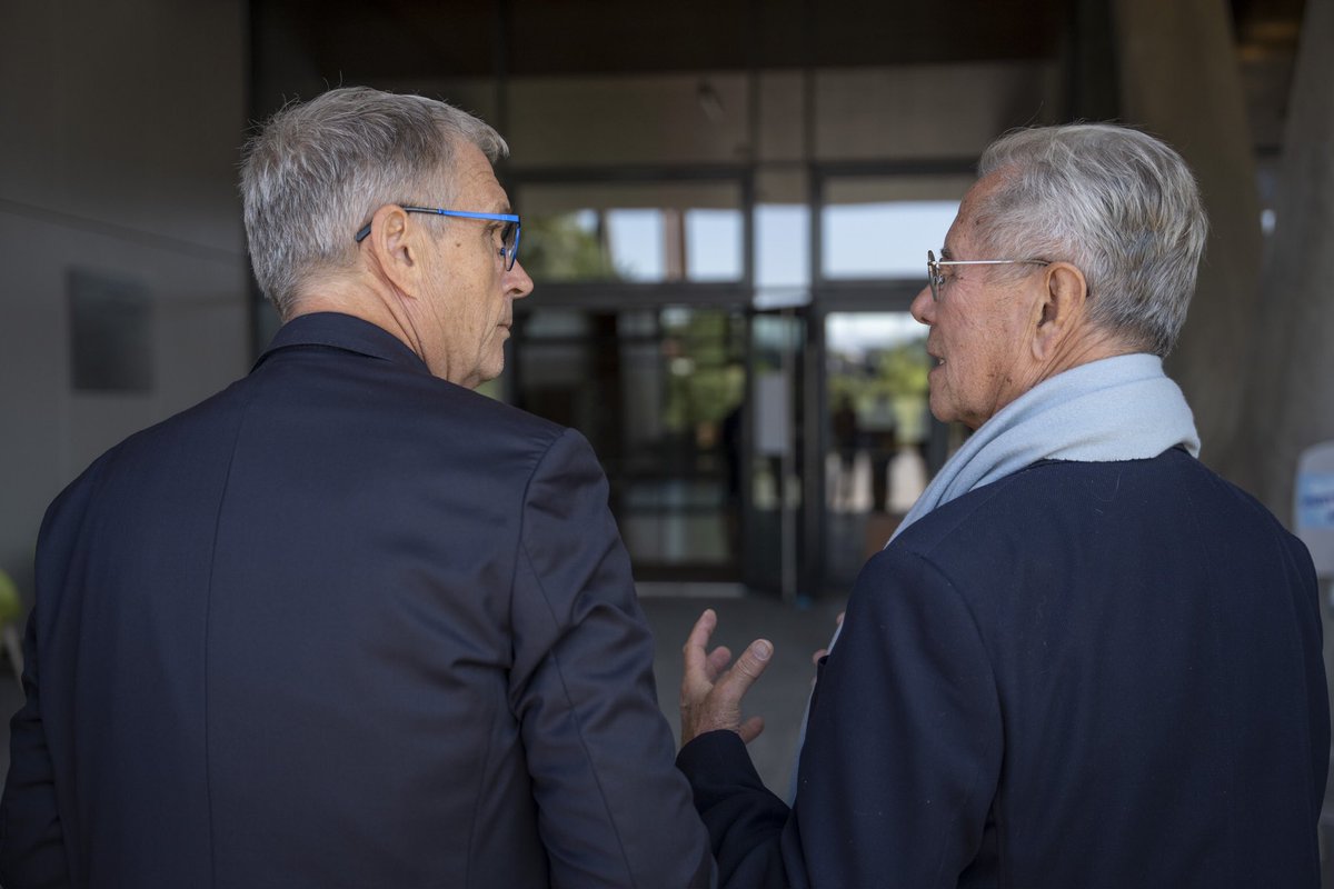 Honoré de recevoir Jean-Louis Debré aux archives du <a href="/CDIsere/">Isère</a>. Aujourd’hui président du Conseil supérieur des archives, il qualifie les lieux de “modèle à suivre”.

Par ces mots sont récompensées des années de travail pour offrir à nos archives le respect qu’elles méritent. Merci.