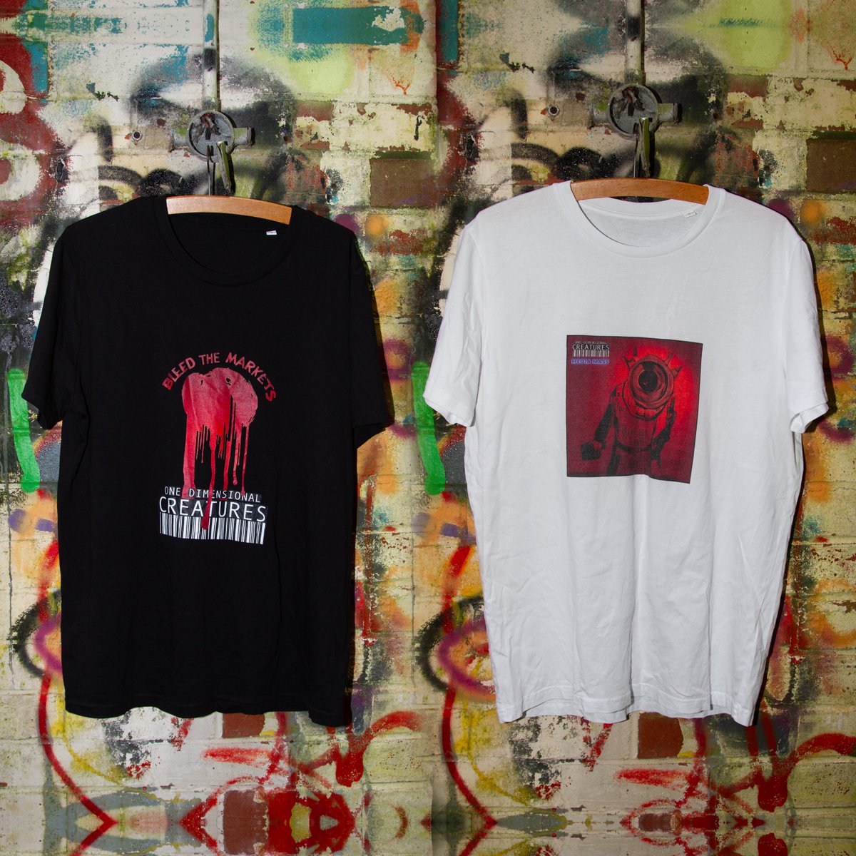 onedimesband's tweet photo. Our awesome new t-shirt designs are OUT NOW!🔥 Go grab your 'Bleed The Markets' tees from our International (including UK) Amazon Store: https://t.co/a36eUyLurb 
or from our UK store: https://t.co/9hPie7j4ty

🤘  🙏

#tshirts #rockmusic #musictees #bandtees #alternativerock #punk https://t.co/mDQnvZWPy9