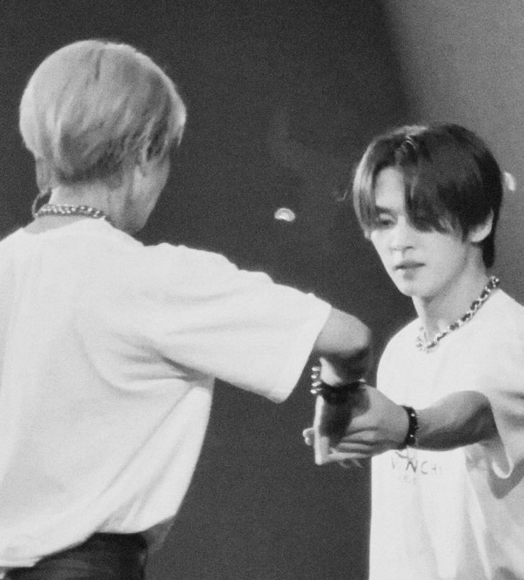 sunmashaine's tweet photo. #minsung poem
~☆ 자기? https://t.co/YMgHjOLVOz