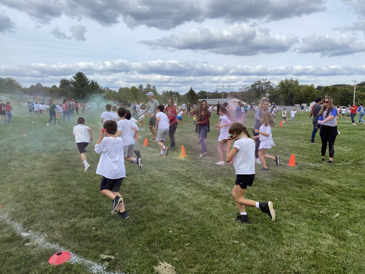 mrsmarkloff's tweet photo. Fun run 2023 https://t.co/TXUYrjob0S