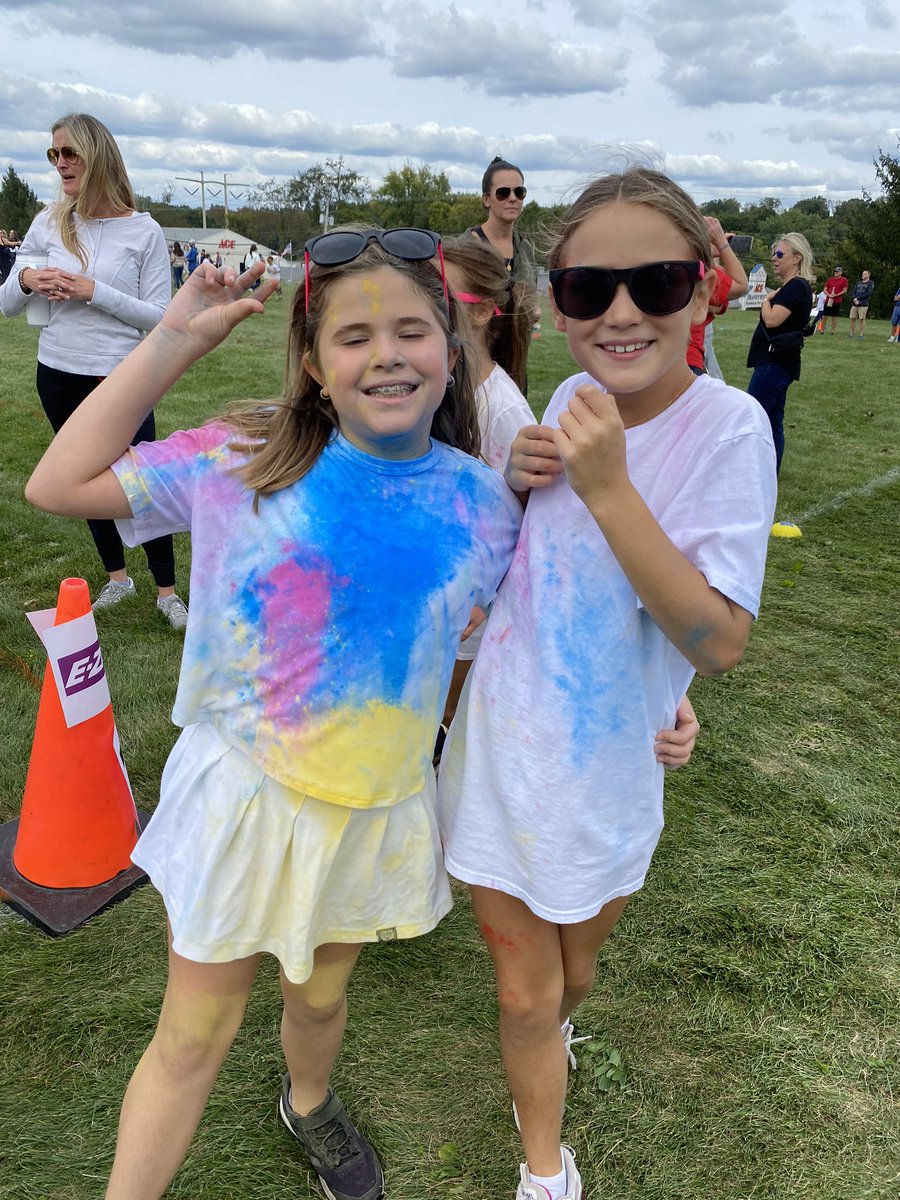 mrsmarkloff's tweet photo. Color run!! https://t.co/l4GUmz6iLk