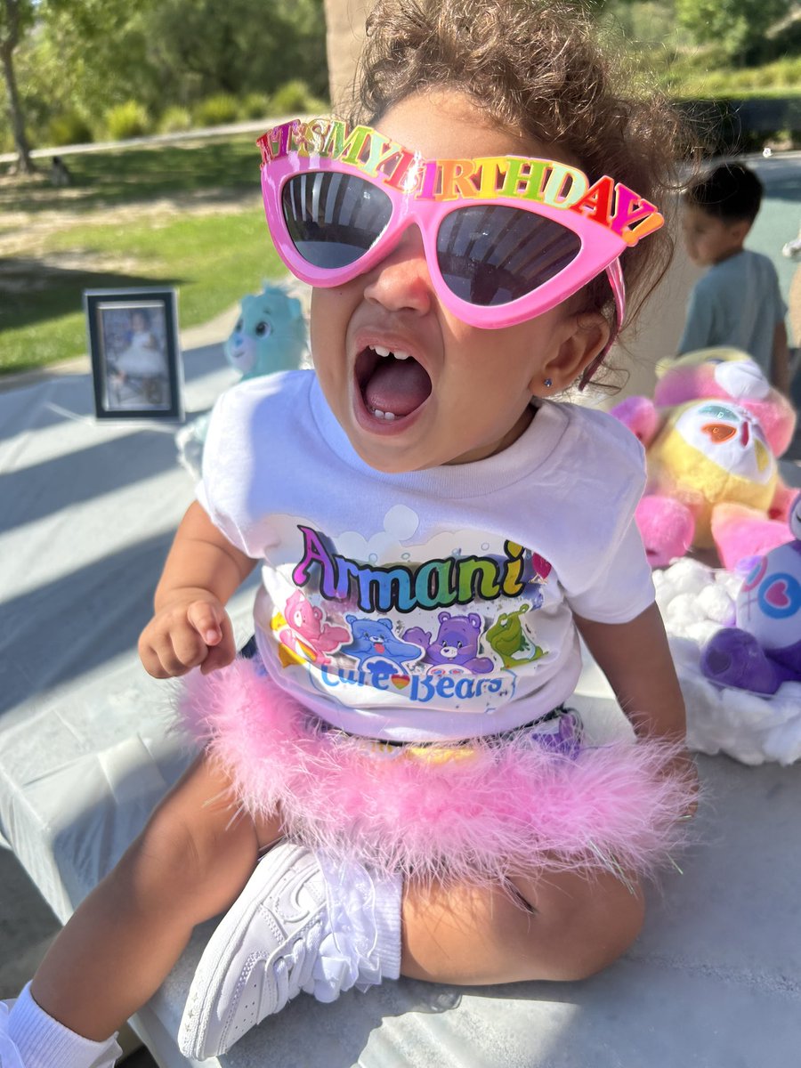 YGMari's tweet photo. I really got a 1 year old HAPPY 1st BIRTHDAY TO MY DAUGHTER I LOVE YOU ❤️❤️ https://t.co/eXZpAfMUrf
