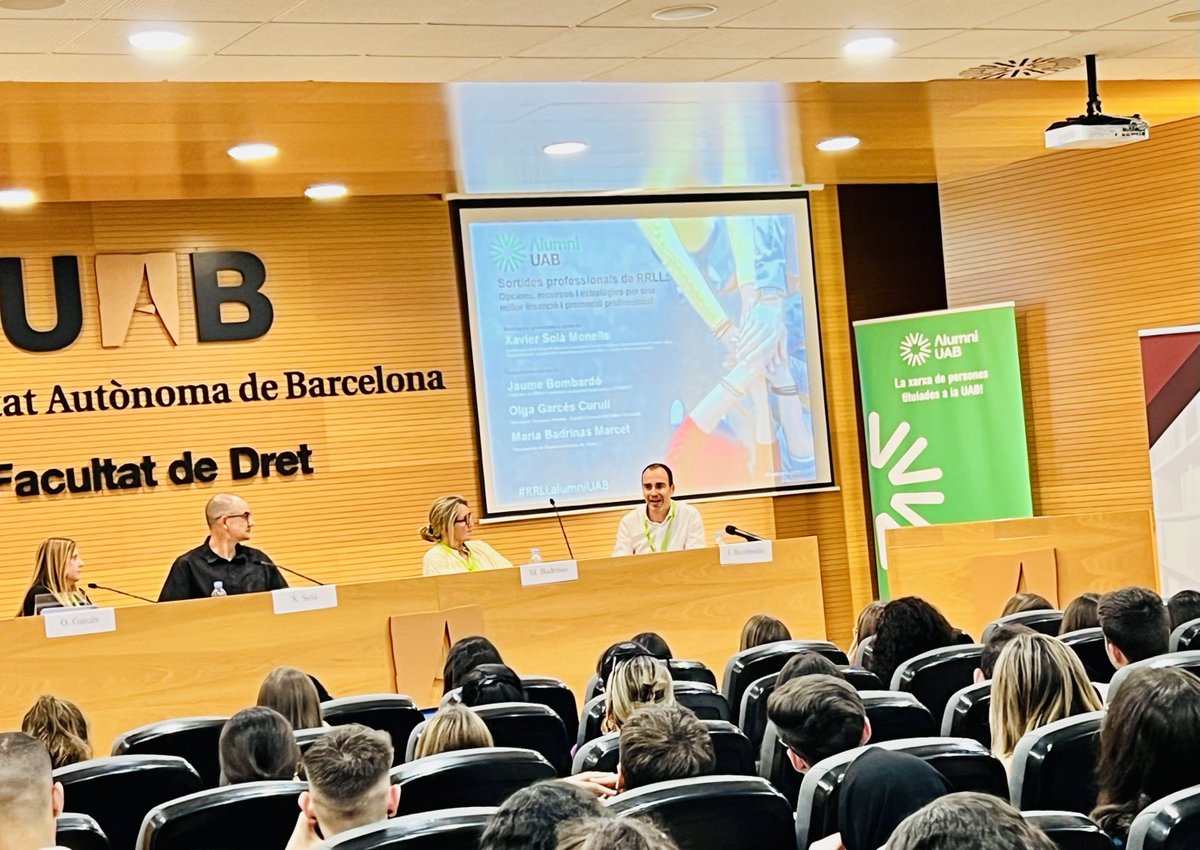 Olga_pt's tweet photo. ⁦@Dret_UAB⁩ ⁦@AlumniUAB⁩ Taula Rodona Sortides Professionals RRLL - UAB https://t.co/GJj2RjI4sh