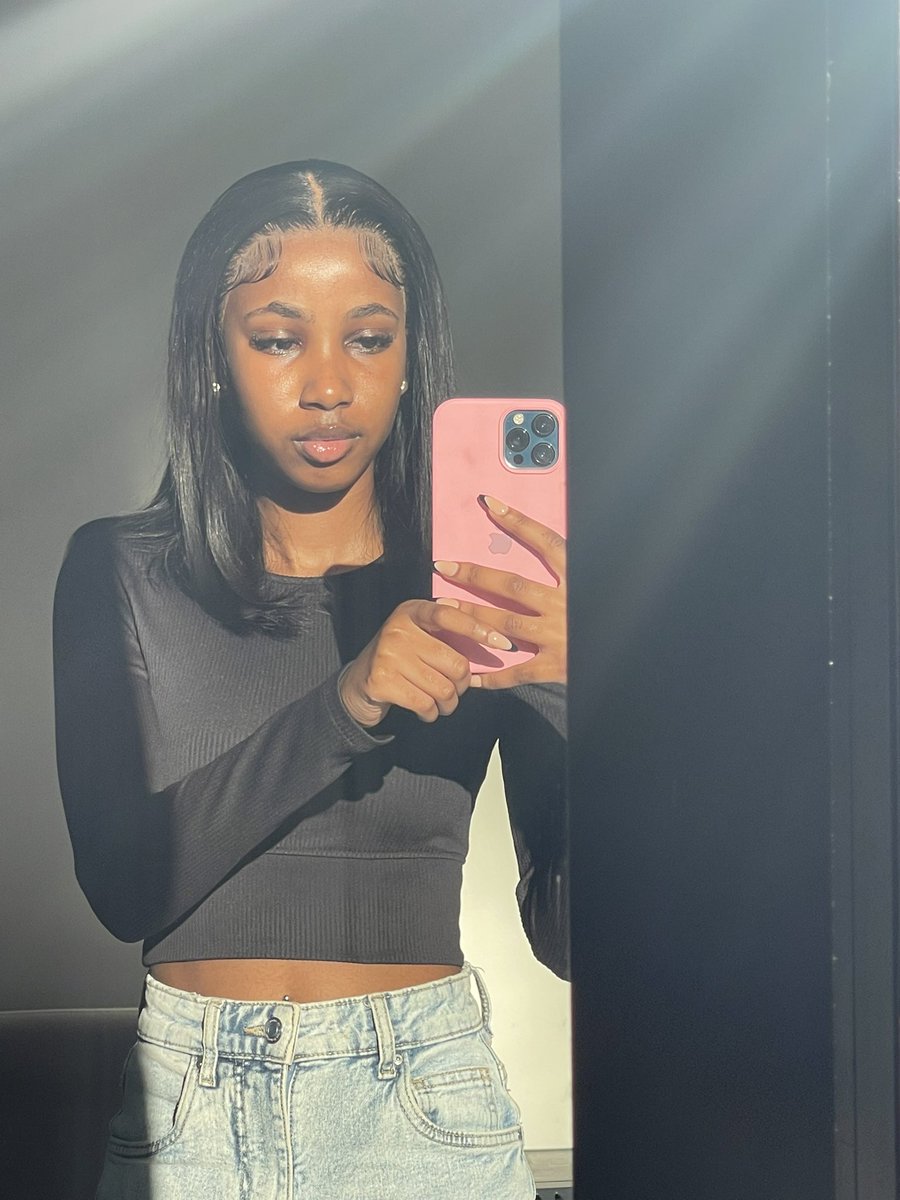 lelangcobo's tweet photo. a 19 year old⭐️💋 https://t.co/DGHgJAoK46