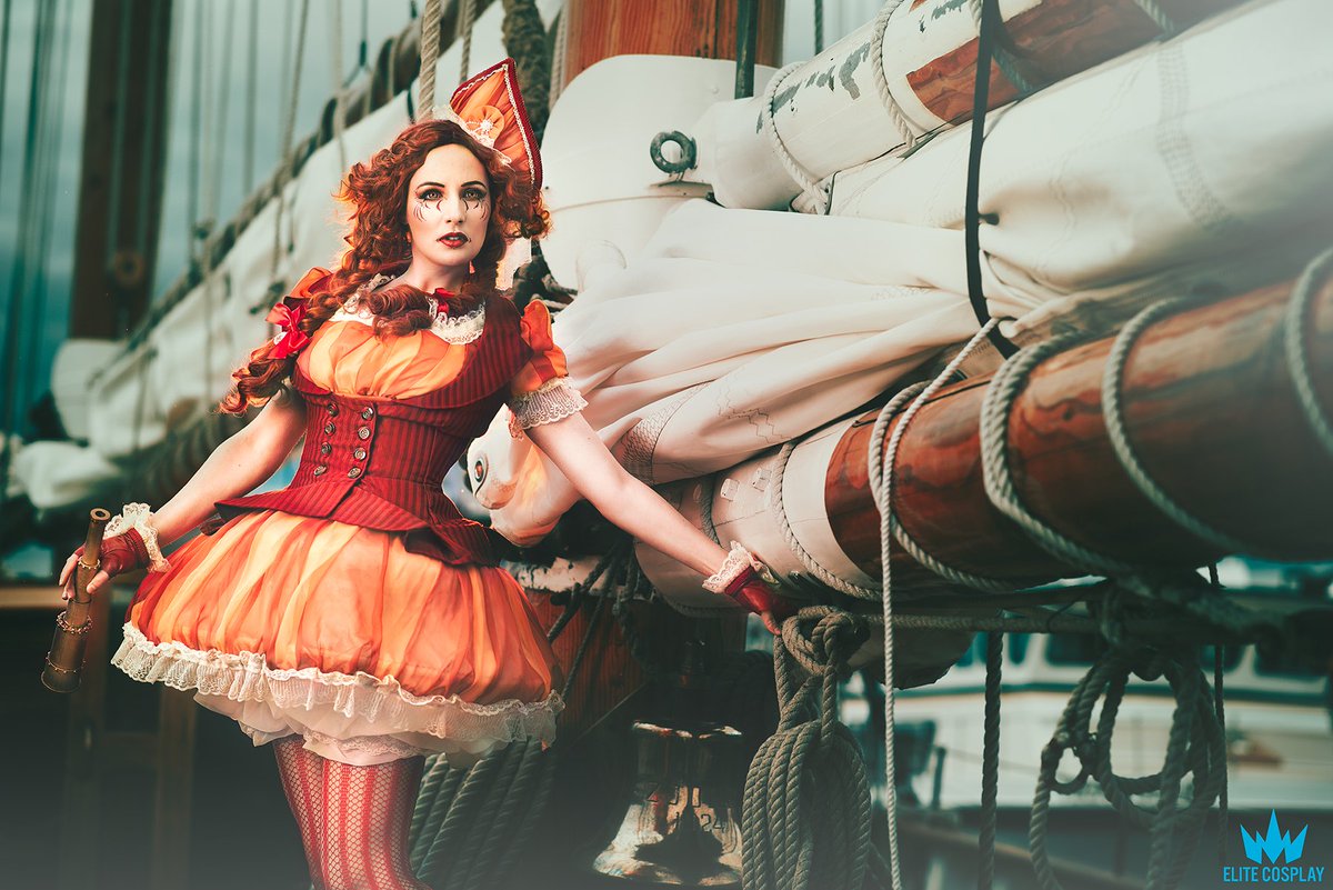 EmrisCoscept's tweet photo. More Sea Nettle Jellyfish shots because tis the season for everything that reminds me of pumpkins 🎃🍂
📸 @HollyNPhoto 

#originalcharacter #originaldesign https://t.co/4rwdFHa57x