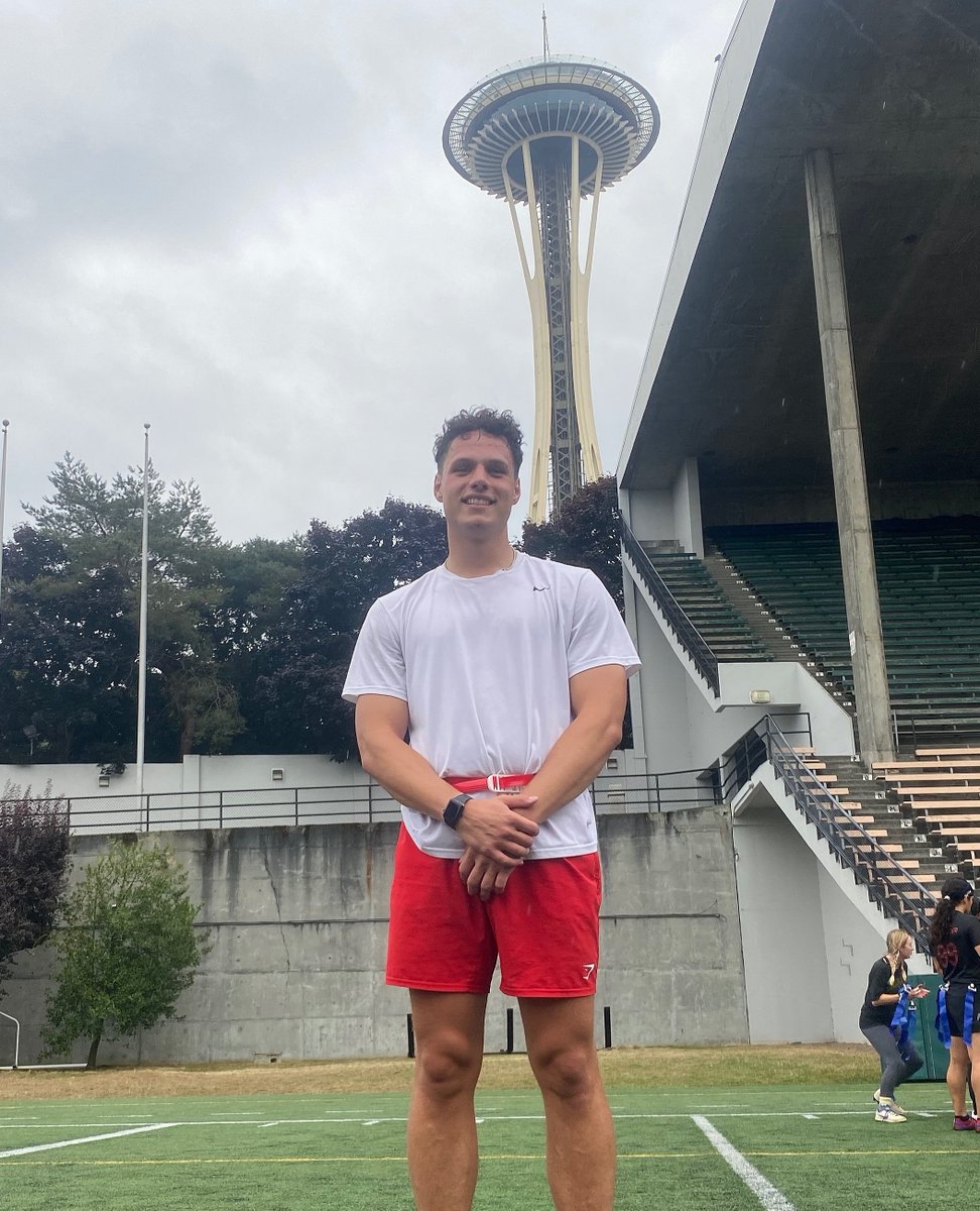 underdogseattle's tweet photo. #ZoomCarePlayerOfTheGame #MoreFriendsMoreFun #FlagFootball https://t.co/YRSEGAZRez