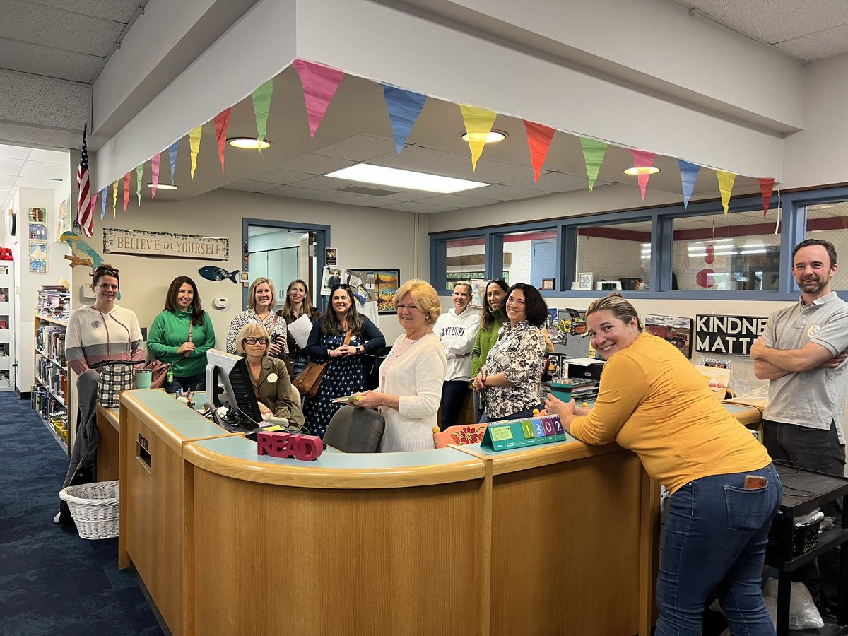 BedwellSchool's tweet photo. Thank you to our amazing library volunteers! 🤗 https://t.co/yqdJtzCbHs