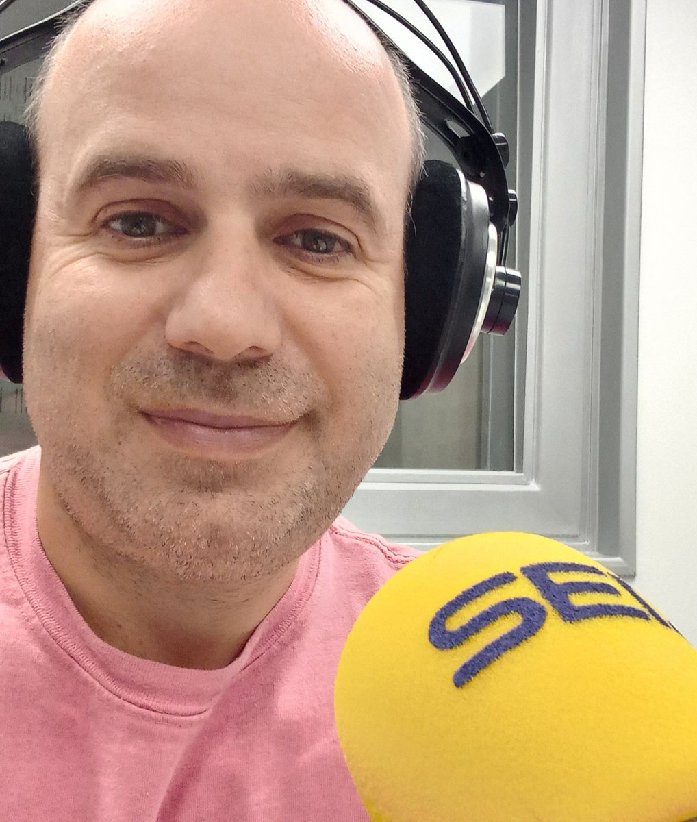 javierpenalopez's tweet photo. Hace unos minutos en @laventana hablando de #GrandesInfelices con Carles Francino y @eugeniovinas. 🤩 https://t.co/eyjVKrJVaV