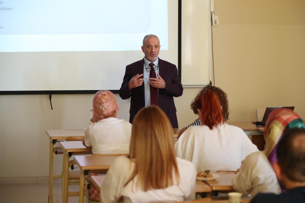 HkuEgitim's tweet photo. Tüm hocalarımızın katılımı ile Akademik Kurulumuzu yaptık.
Toplantıya katılan Rektörümüz Prof Dr Türkay Dereli eğitimde nitelik ve bilimsel çalışmalara vurgu yaparak değerlendirmelerde bulundu.
Mevcut durumu görüştük, gelecek hedef ve stratejilerimizi belirledik.
@TurkayDereli https://t.co/OQ6YobpWS7