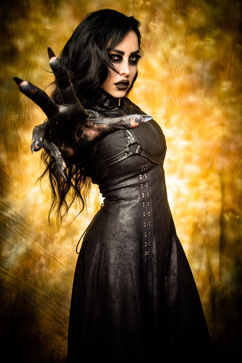 Mixiofficial's tweet image. Los Angeles, where it all started! See ya tonight! 🖤

9/27 Los Angeles, CA 
9/29 Riverside, CA 
9/30 Las Vegas, NV
10/1 San Fransisco, CA 
10/3 Seattle, WA 
10/5 Portland, OR 

📷 @jacklue 

Tix: STITCHEDUPHEART.COM

#outoftheshadows #tour #EscapeTheFate #stitchedupheart