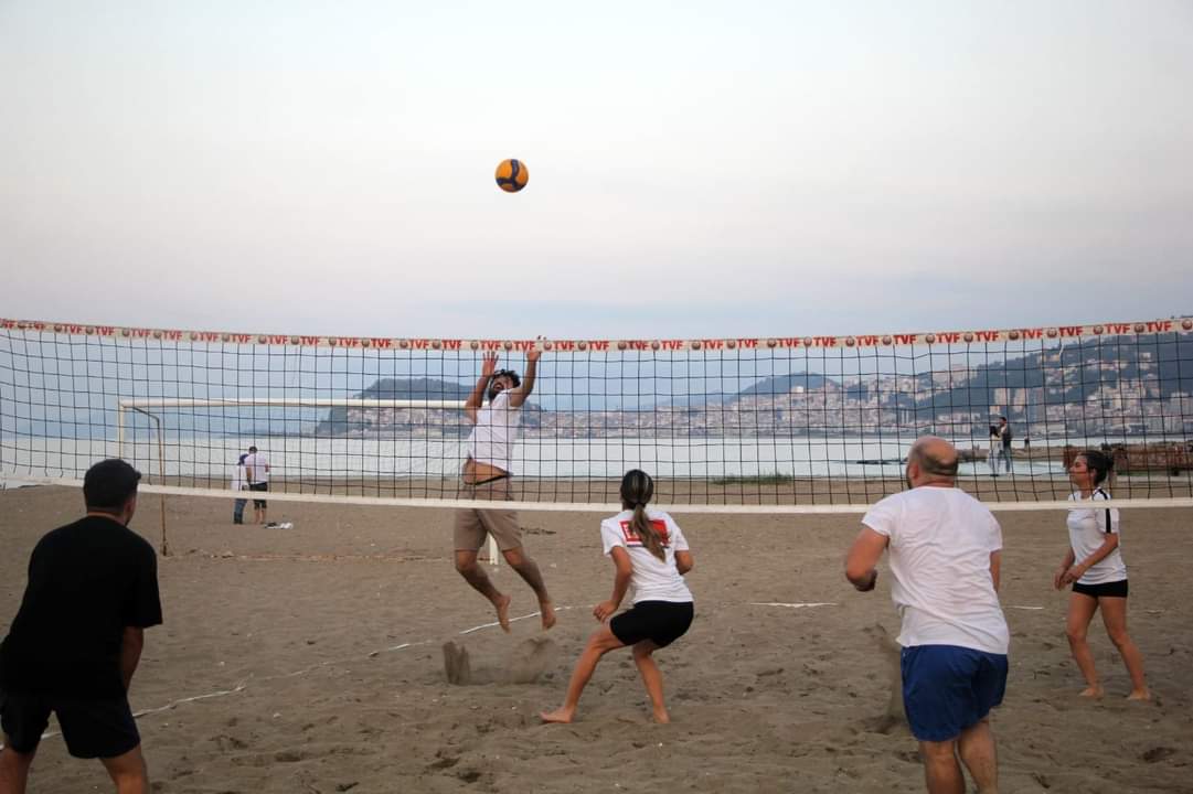 Plaj Voleybolu Turnuvamızda ilk gün heyecanı yaşandı. 🏐

#BambaşkaGiresun 

📍Plajlar Bölgesi