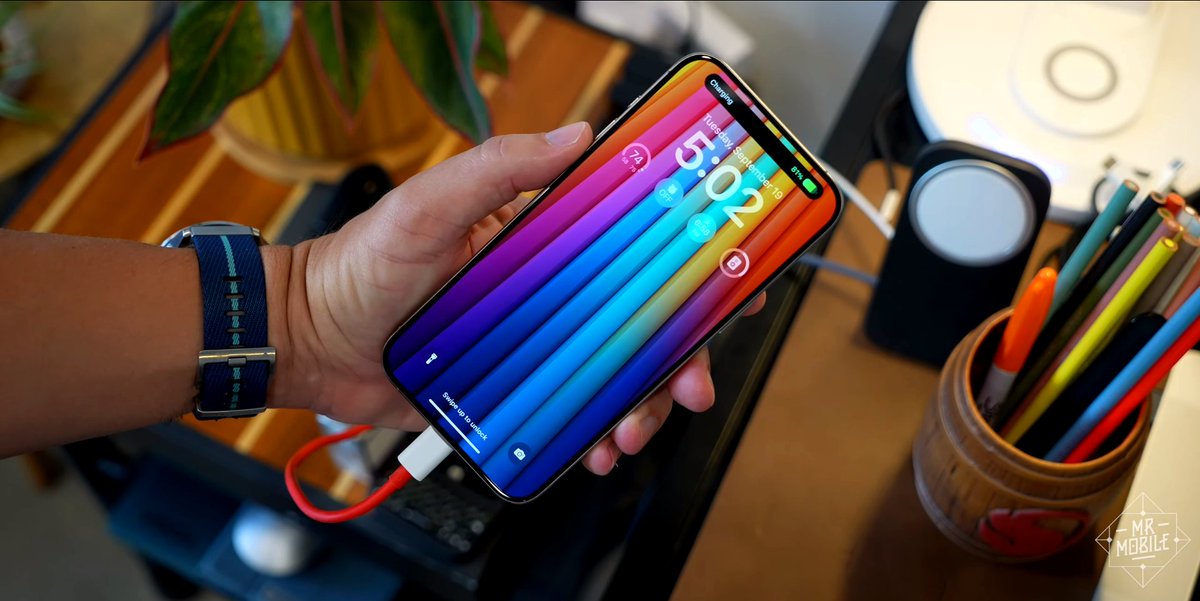 BackdropsApp's tweet photo. All hail @Captain2Phones for his discerning taste of tech and wallpapers. https://t.co/iBtzBdHHRj
