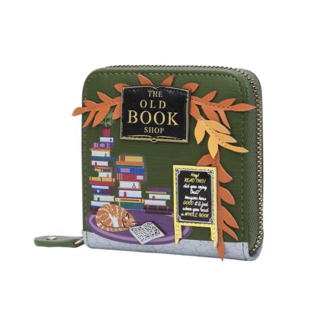 churchill_alex's tweet photo. 😔 @VendulaLondon you absolute MONSTERS. It’s like you designed a whole bookslut/ginger cat bespoke range just for me and released it two weeks AFTER my birthday! 😂😂 🐈 *shakes fist* #OBS #OrderoftheBookSlut 🎖️ https://t.co/fz4NMmZ910
