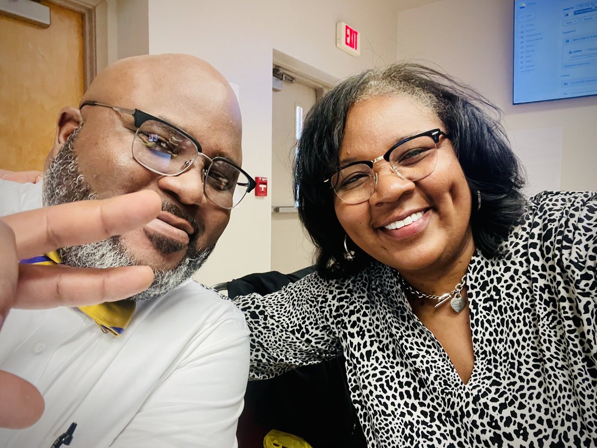 Eric J. Bradley Sr. (@ericbsenior) on Twitter photo Grateful for supportive and accessible leadership! Premier professionals!! #CumberlandStrong #APLeadership @CCSSuptConnelly <a href="/mellottahill1/">Mellotta Hill</a> <a href="/taimonge/">Dr. Tai Lee Monge</a> Grateful for supportive and accessible leadership! Premier professionals!! #CumberlandStrong #APLeadership @CCSSuptConnelly <a href="/mellottahill1/">Mellotta Hill</a> <a href="/taimonge/">Dr. Tai Lee Monge</a>