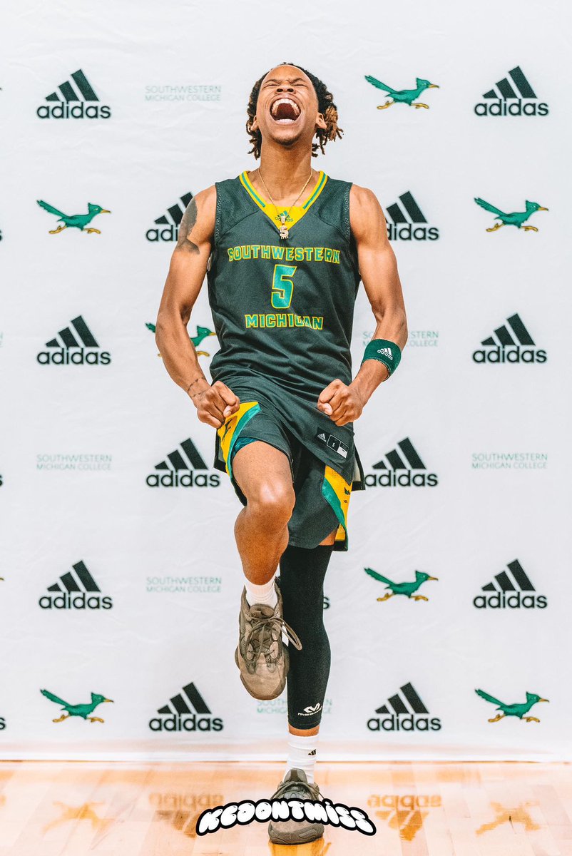 slimeslattmaro's tweet photo. goooo, dat time😈 #year2 https://t.co/i9kJZka5J3