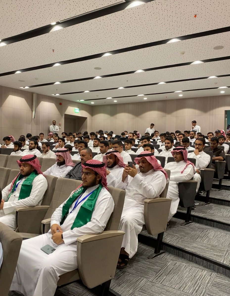 enucd2's tweet photo. تغطيات| 
جانب من احتفال النادي الطلابي بكلية #الهندسة بمحافظة #عنيزة بـ #جامعة_القصيم 
بـ #اليوم_الوطني_السعودي93 والذي أُقيم بمسرح الكلية و برعاية سعادة عميد الكلية أ.د. عبدالرحمن بن إبراهيم العطية. https://t.co/CVNkuyWPLv