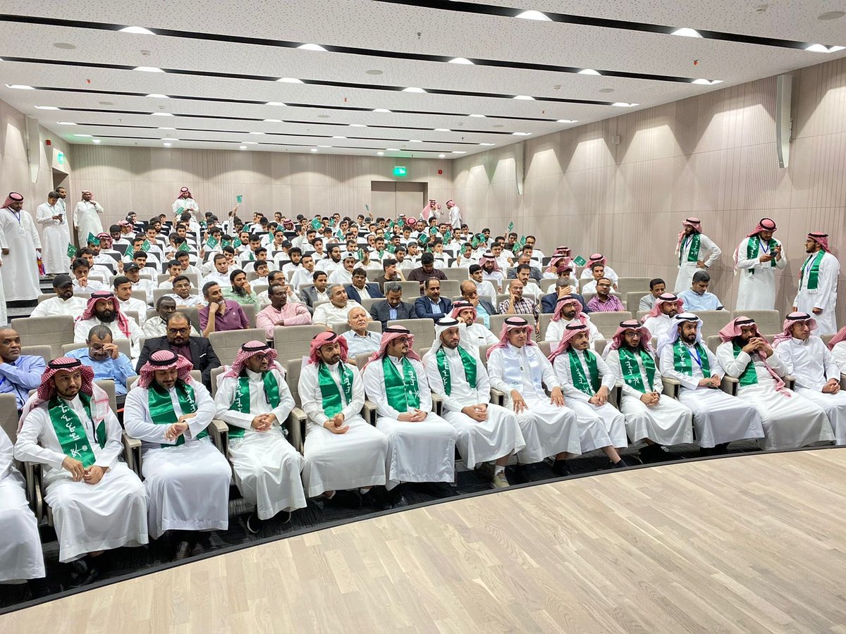 enucd2's tweet photo. تغطيات| 
جانب من احتفال النادي الطلابي بكلية #الهندسة بمحافظة #عنيزة بـ #جامعة_القصيم 
بـ #اليوم_الوطني_السعودي93 والذي أُقيم بمسرح الكلية و برعاية سعادة عميد الكلية أ.د. عبدالرحمن بن إبراهيم العطية. https://t.co/CVNkuyWPLv