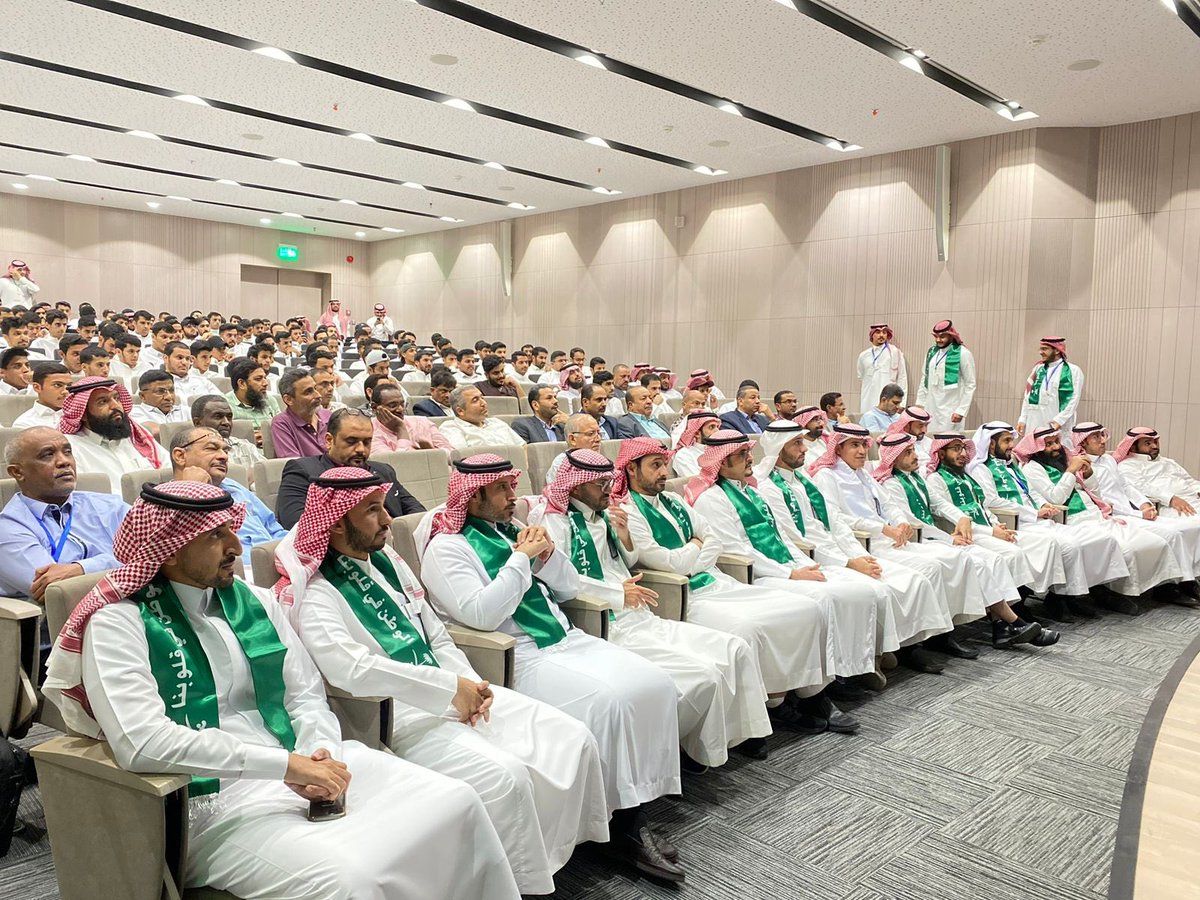 enucd2's tweet photo. تغطيات| 
جانب من احتفال النادي الطلابي بكلية #الهندسة بمحافظة #عنيزة بـ #جامعة_القصيم 
بـ #اليوم_الوطني_السعودي93 والذي أُقيم بمسرح الكلية و برعاية سعادة عميد الكلية أ.د. عبدالرحمن بن إبراهيم العطية. https://t.co/CVNkuyWPLv