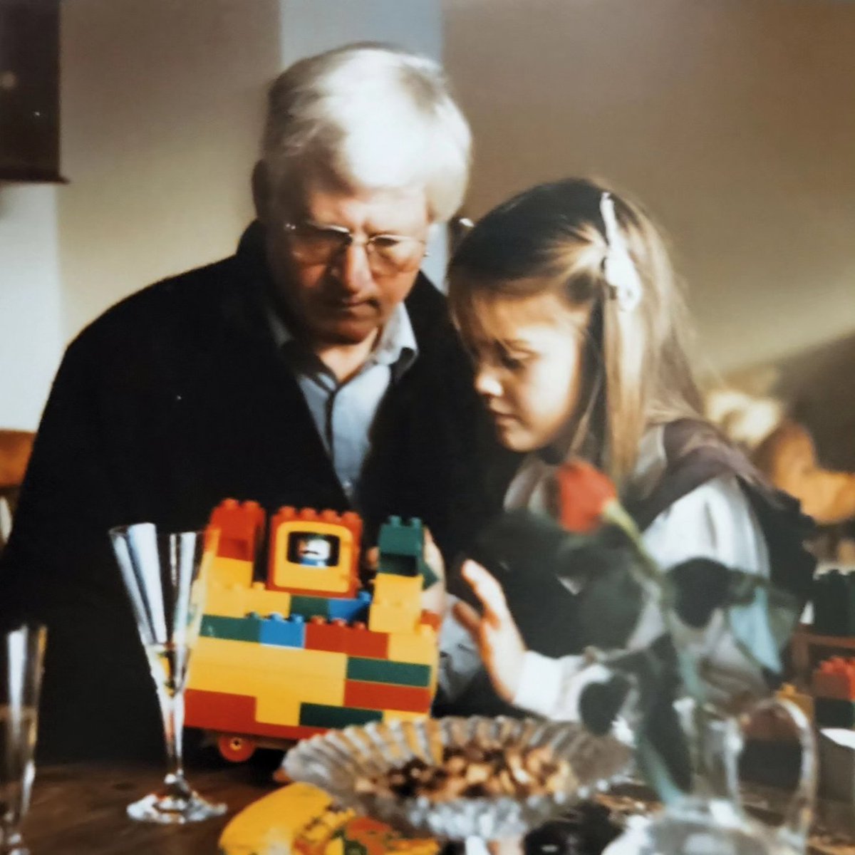 Iraville_de's tweet photo. For all of you who were wondering why I have not posted new things for a while now:
My beloved father passed away about a month ago.
It was a difficult time for me and everyone in my family.
He was the best father I could have had. https://t.co/5hpw8RBGii