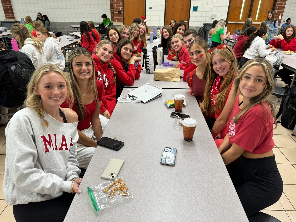 NorthvilleEDU's tweet photo. NHS Homecoming Week!
Color Day!
Fresh: Green
Soph: Red
Jr: White
Sr: Blue

#NPSWorldofPossibilities #NHSHoco #HomecomingWeek #ColorWars @nhsstangs1 https://t.co/MNz6e00cB6