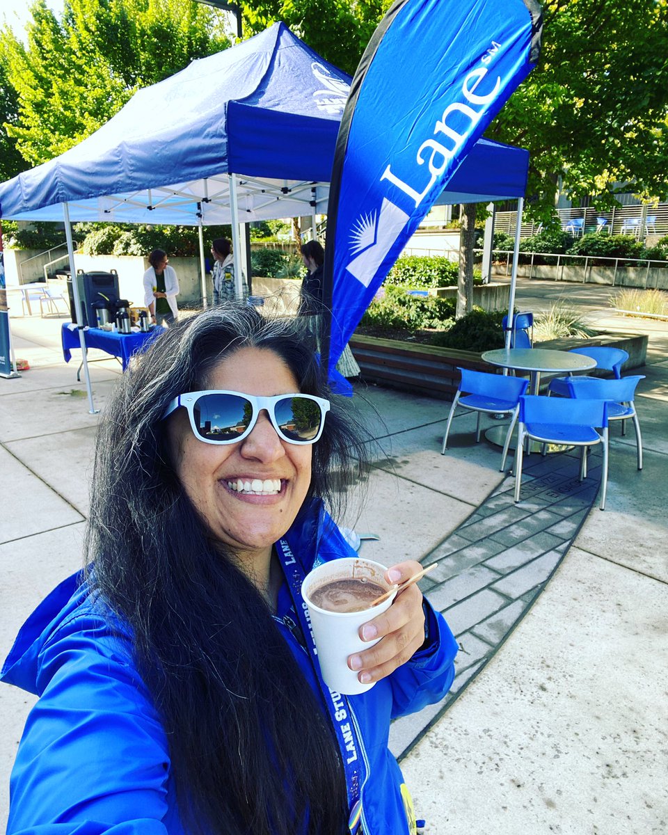 rosabanuelos's tweet photo. Keeping ourselves warm. Day 2 of @LaneTitans Welcome Week. #LaneTitans #WelcomeWeek #HumansOfHigherEd https://t.co/rZMRgrOpDh