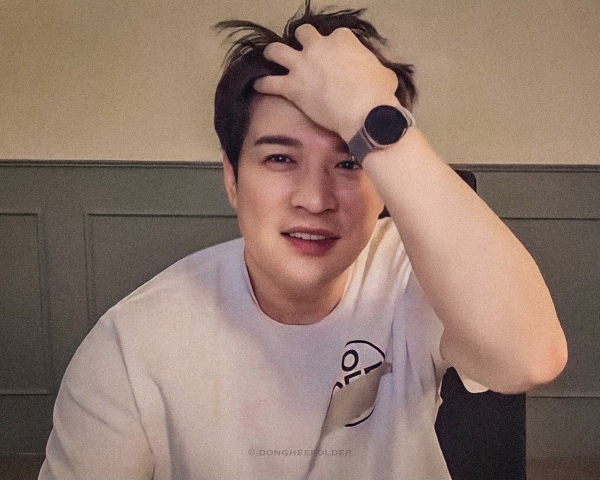 dongheefolder's tweet photo. HI!! I’m sorry i haven’t edit anymore bcs uni really screwed me up and i can’t really promise when i can start to edit again. 

BUT ANYWAYS THESE ARE MY FAV EDITS AND HAPPY BIRTHDAY TO OUR SHIN DONGHEE!!🎂

GENIUS IDOL SHINDONG DAY
#Our_Genius_Shindong
#동그리동_재간둥이_신동생일 https://t.co/OKhOd9Ihvb