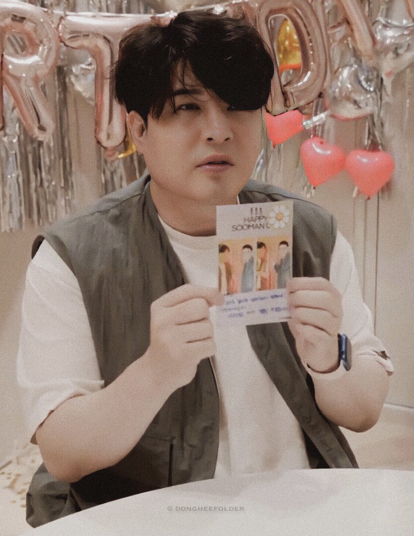 dongheefolder's tweet photo. HI!! I’m sorry i haven’t edit anymore bcs uni really screwed me up and i can’t really promise when i can start to edit again. 

BUT ANYWAYS THESE ARE MY FAV EDITS AND HAPPY BIRTHDAY TO OUR SHIN DONGHEE!!🎂

GENIUS IDOL SHINDONG DAY
#Our_Genius_Shindong
#동그리동_재간둥이_신동생일 https://t.co/OKhOd9Ihvb