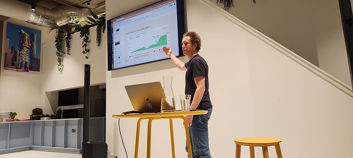 I'm talking after <a href="/antoinepairet/">Antoine Pairet</a> here! Enjoying a great overview of <a href="/QwikDev/">Qwik</a> at <a href="/QwikDevAms/">Qwik - Amsterdam</a> 💯