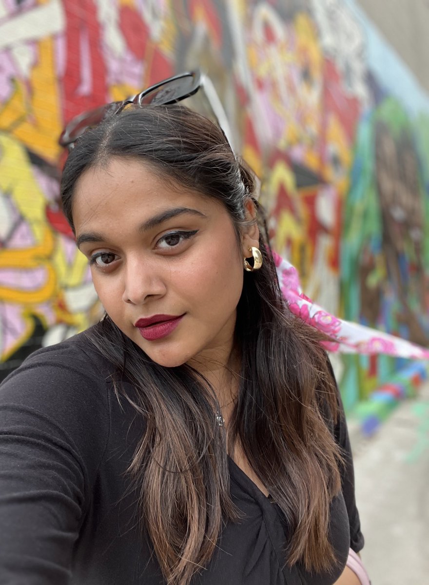 Brown skin 🤝 shades of magenta
.
Here’s an unfiltered photo 🤭
I’ve always loved how the pink + red hues of magenta enhances darker skin tones! 🌺
.
.
#brownskin #indiansincanada #browngirlfriendly #beautypicks