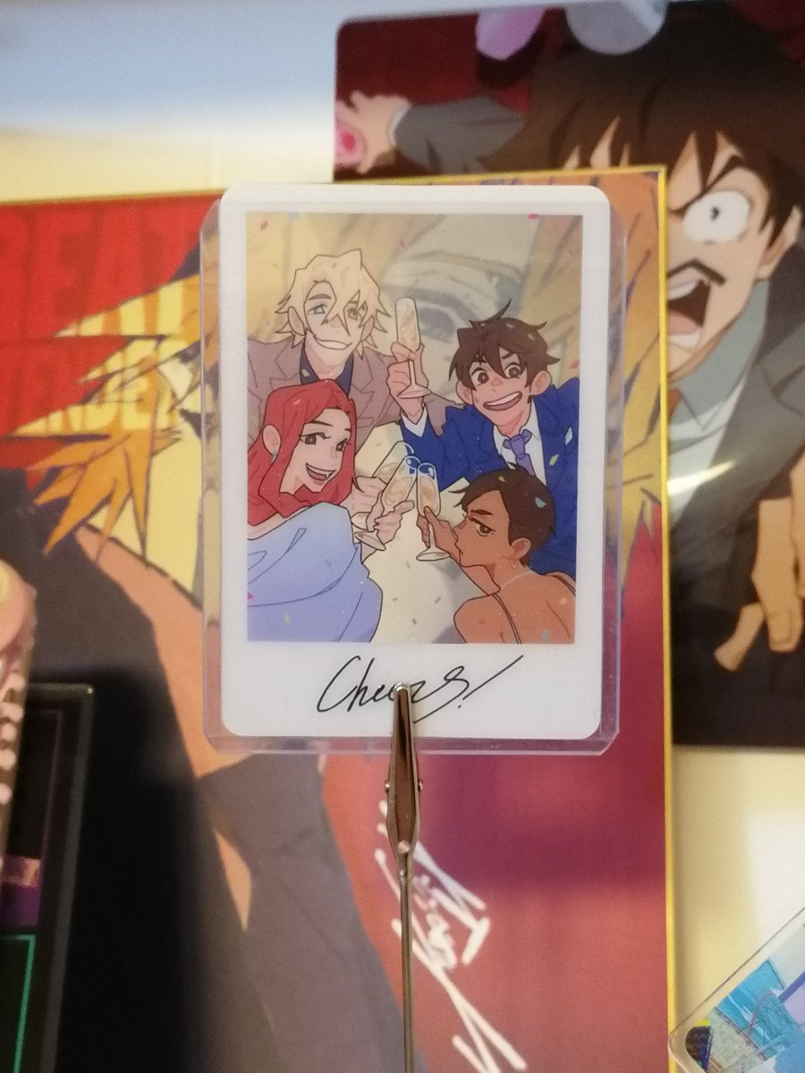 IT'S HERE AHHH <a href="/TeamConfidence_/">Team Confidence ||</a>  this is the cutest thing I've ever seen and I'm so grateful for this beautiful project💕💕 I'm running out of key chain space haha😅 Can't wait to look at all the gorgeous art inside!!!