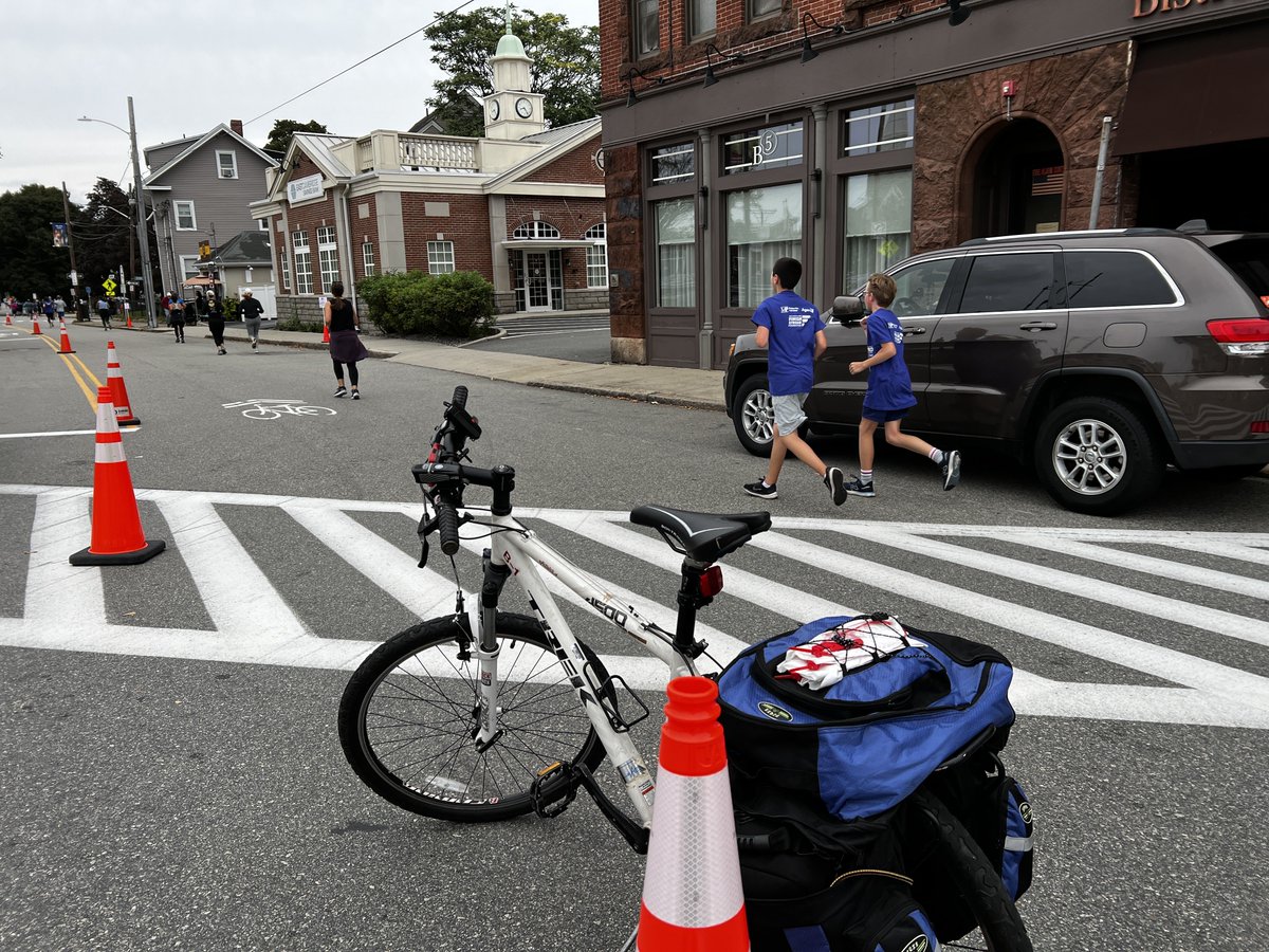 ArmstrongAmb's tweet photo. Our bike detail had a great time helping with 2023 Run Medford last weekend. A big thank you to Medford Police and Fire for helping everything to 'run' smoothly. 😄 https://t.co/zlOxA380lE