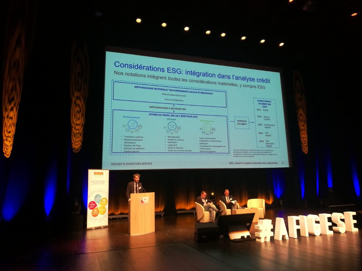 AFIGESE's tweet image. 🎤C'est parti pour la 1ère conférence des Assises de l'@AFIGESE. Le thème👉«Le citoyen et le gestionnaire territorial : bienvenue en incertitude ?»
Elle est animée par Eric PORTAL. Interventions de Philippe SILBERZAHN et Matthieu COLLETTE.
#collterr #finances #citoyen #AFIGESE23