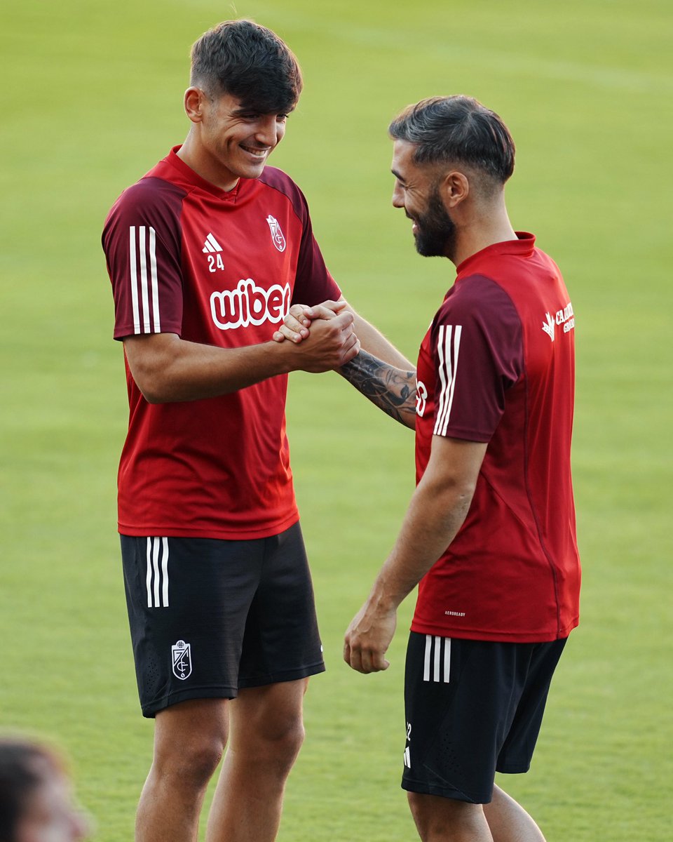 Granada CF ❤️⚪️ tweet media