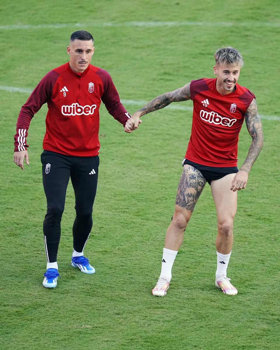 Granada CF ❤️⚪️ tweet media