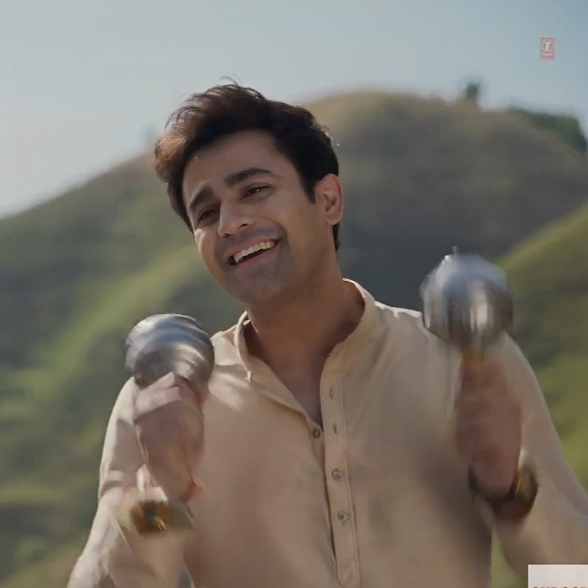 And that smile took my heart away... 

#PearlVPuri 
Pearl V Puri's Yaariyan2 Trailer Out Now