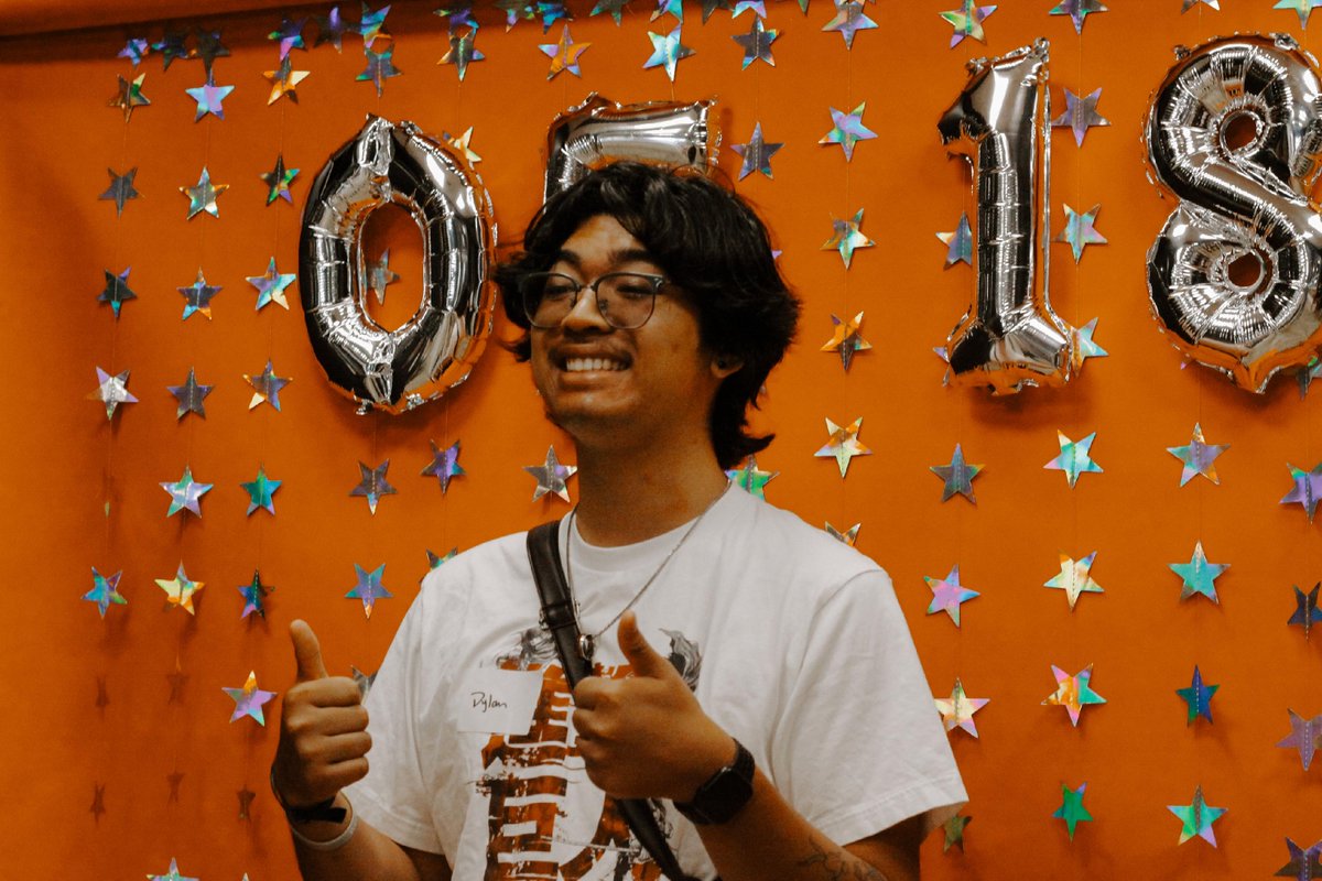 OESchool's tweet photo. We love you OE18!

 #OE18 #oceansedgecommunity #calvarychapel #southflorida #certificate #degree #student #musicschool #discipleship #community #family #songwriting #studentlife #OEALUMNI #CCFTL #calvarychapel #calvaryfamily #calvary #degree #musicschool #bachelors #certificat... https://t.co/Kyg6RR4WJw