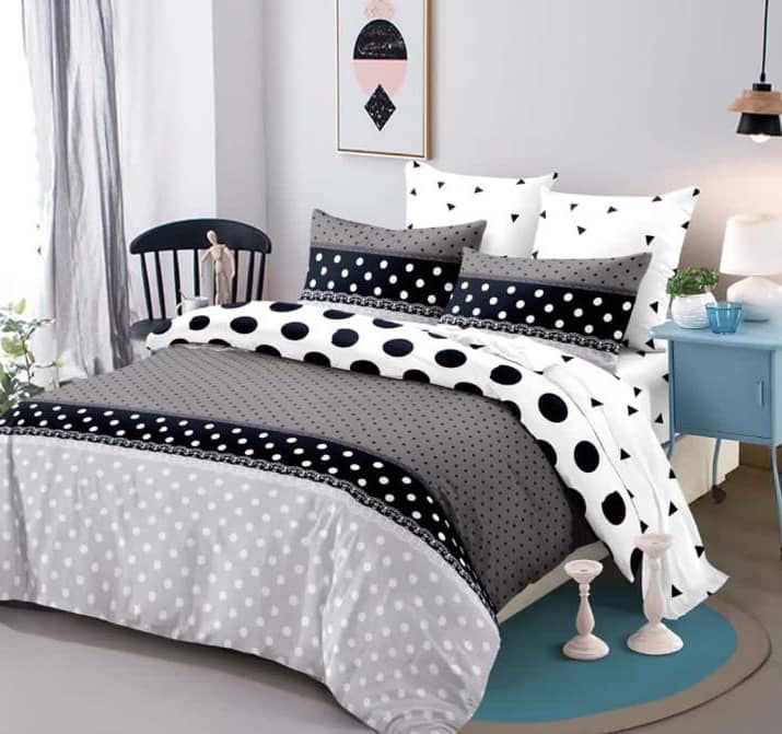 10pc duvet set wth 4pillow cases apair of bedsheet apair of cushions apair of room sandles @250000ugx for orders 0701460350