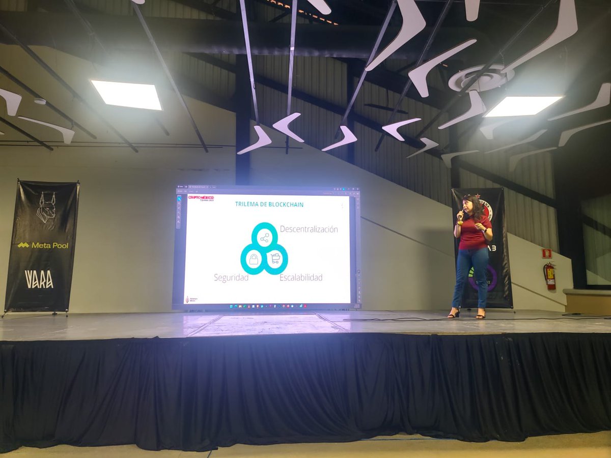 CryptoversidadE's tweet photo. Estamos muy orgullosos 🥳de @KryziaGRom quien participó en nuestro programa de #builders y estuvo como ponente en el evento #CriptoMexico junto a @criptecmx @CarnesCrypto
Si quieres estar al tanto del programa, síguenos en @cryptoversidadE y @cryptoversidad https://t.co/vIzCqFbI8b