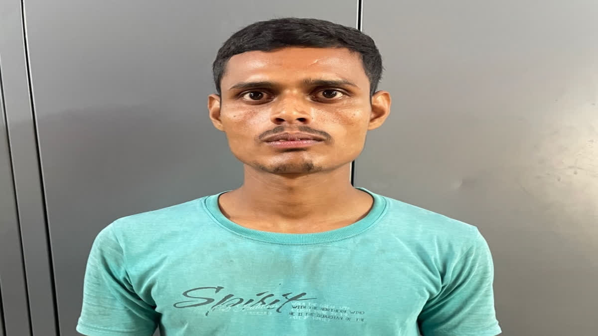 AskAnshul's tweet photo. UP ATS arrested a man named Shailesh Chauhan for spying for Pakistan &amp; sending info about India’s military installations to ISI.

He was working as a porter on contractual basis in Army in Arunachal Pradesh. He was honey trapped by an account in name of Harleen Kaur on Facebook. https://t.co/gMTXvnfEqf